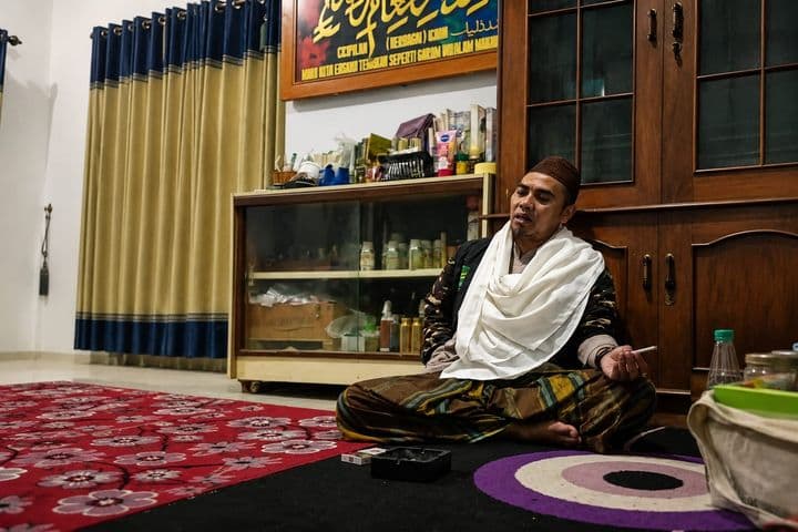 Gus Fathullah Udin: Ingin Berkumpul dengan Rasulullah? Perbanyaklah Salat