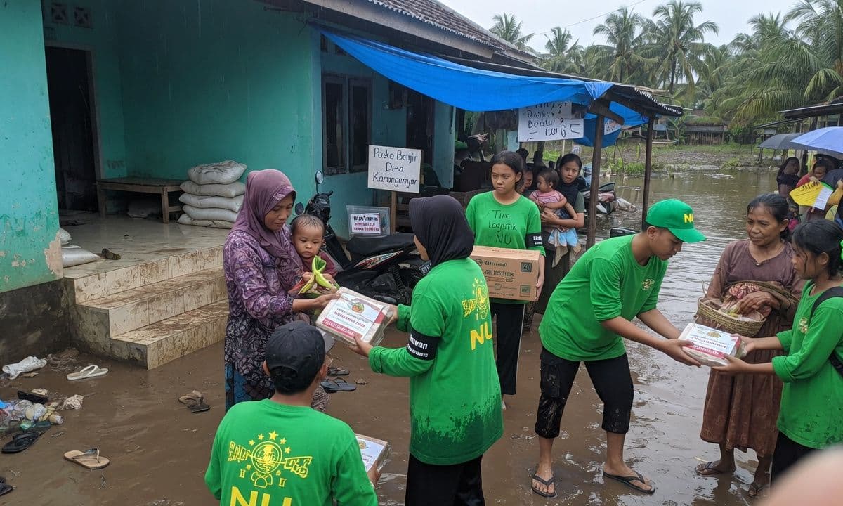 Ranting NU Randuagung Gelar Bakti Sosial untuk Korban Banjir