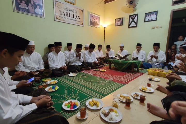 Adab Mengikuti Tahlilan: Bukan Sekadar Tradisi